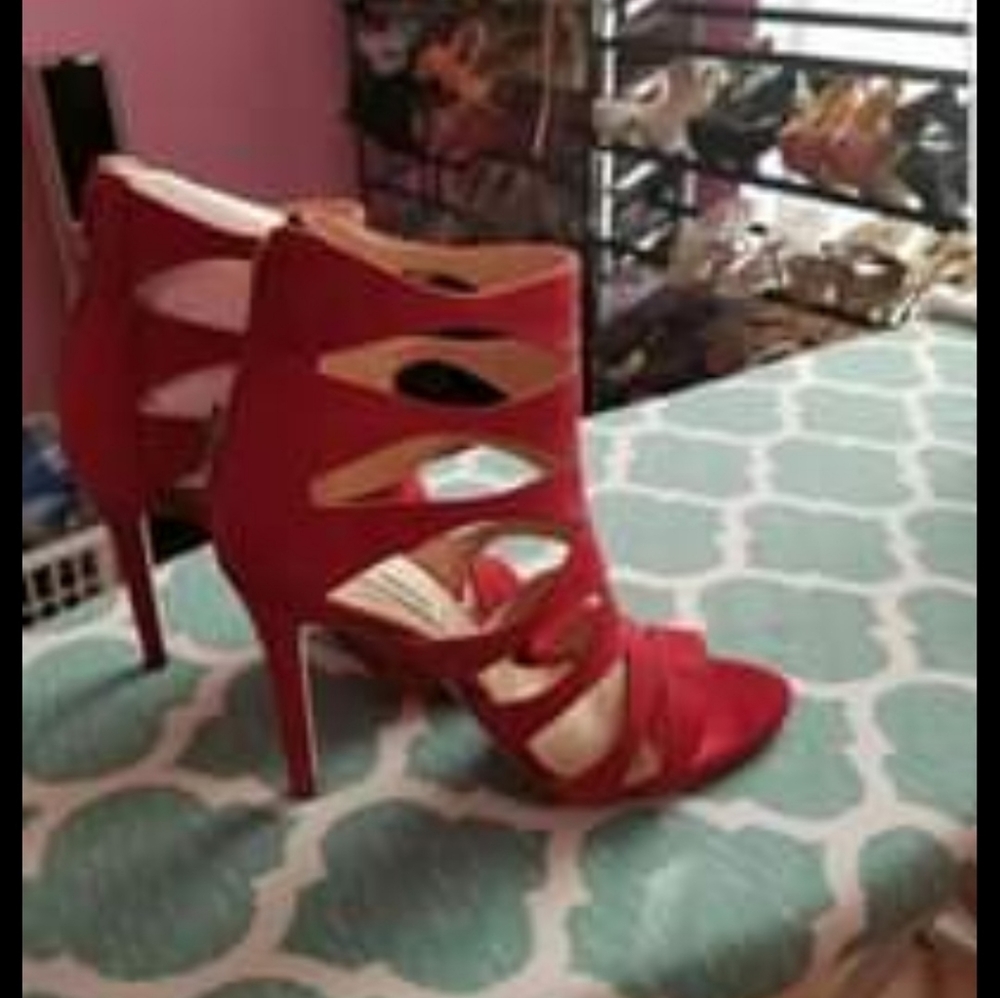 Shoes - Picture 3 of 6